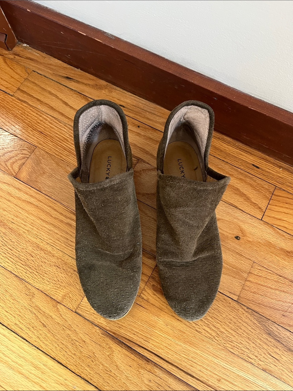 Lucky Brand Women’s Olive Green Suede Chukka Boots